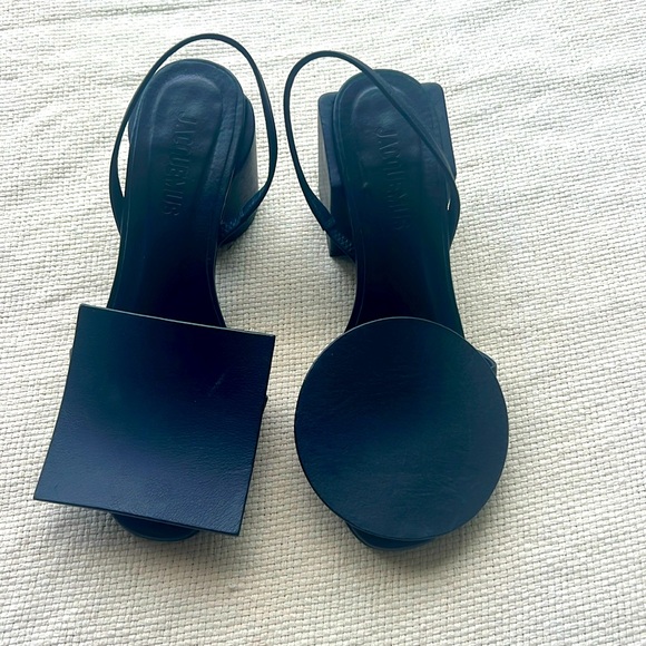 Jacquemus Shoes - Jacquemus dark navy Rond Carre sandals ❤️